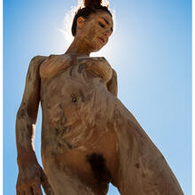  Nude