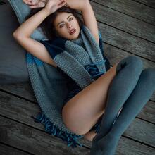  Nude