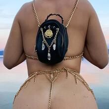  Nude
