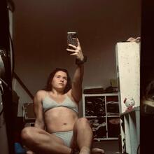  Nude