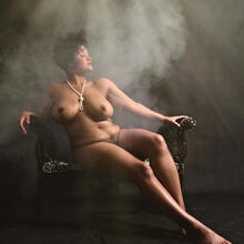  Nude