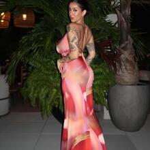  Nude