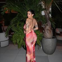  Nude