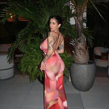  Nude