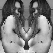  Nude