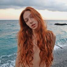  Nude