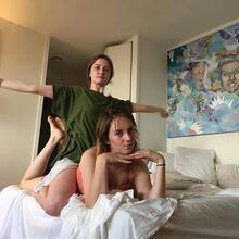  Nude