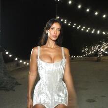  Nude