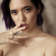  Nude
