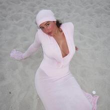  Nude