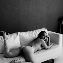  Nude