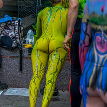  Nude