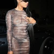  Nude