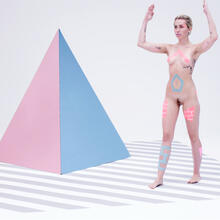  Nude