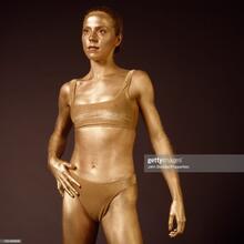  Nude