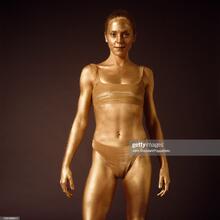  Nude