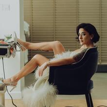  Nude