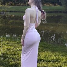  Nude