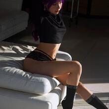 Nude