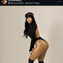  Nude