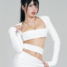  Nude