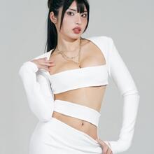  Nude