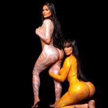  Nude