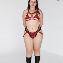  Nude