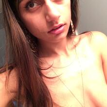 Nude