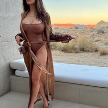  Nude