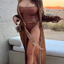  Nude