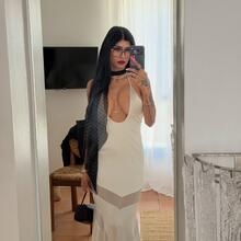  Nude
