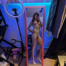  Nude