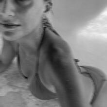  Nude