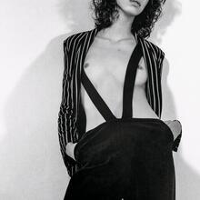  Nude