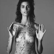  Nude