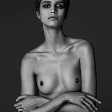  Nude