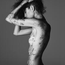  Nude