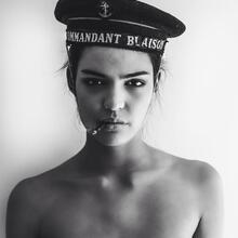  Nude