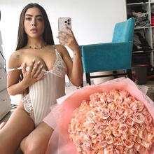  Nude