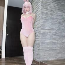  Nude