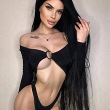  Nude