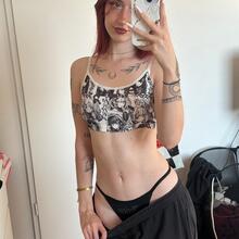  Nude
