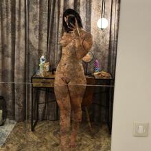  Nude