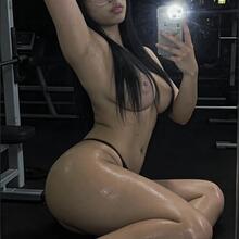  Nude