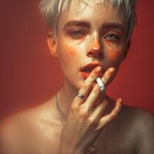  Nude