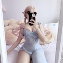  Nude