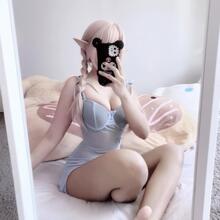  Nude