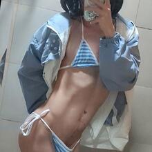  Nude