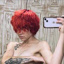  Nude